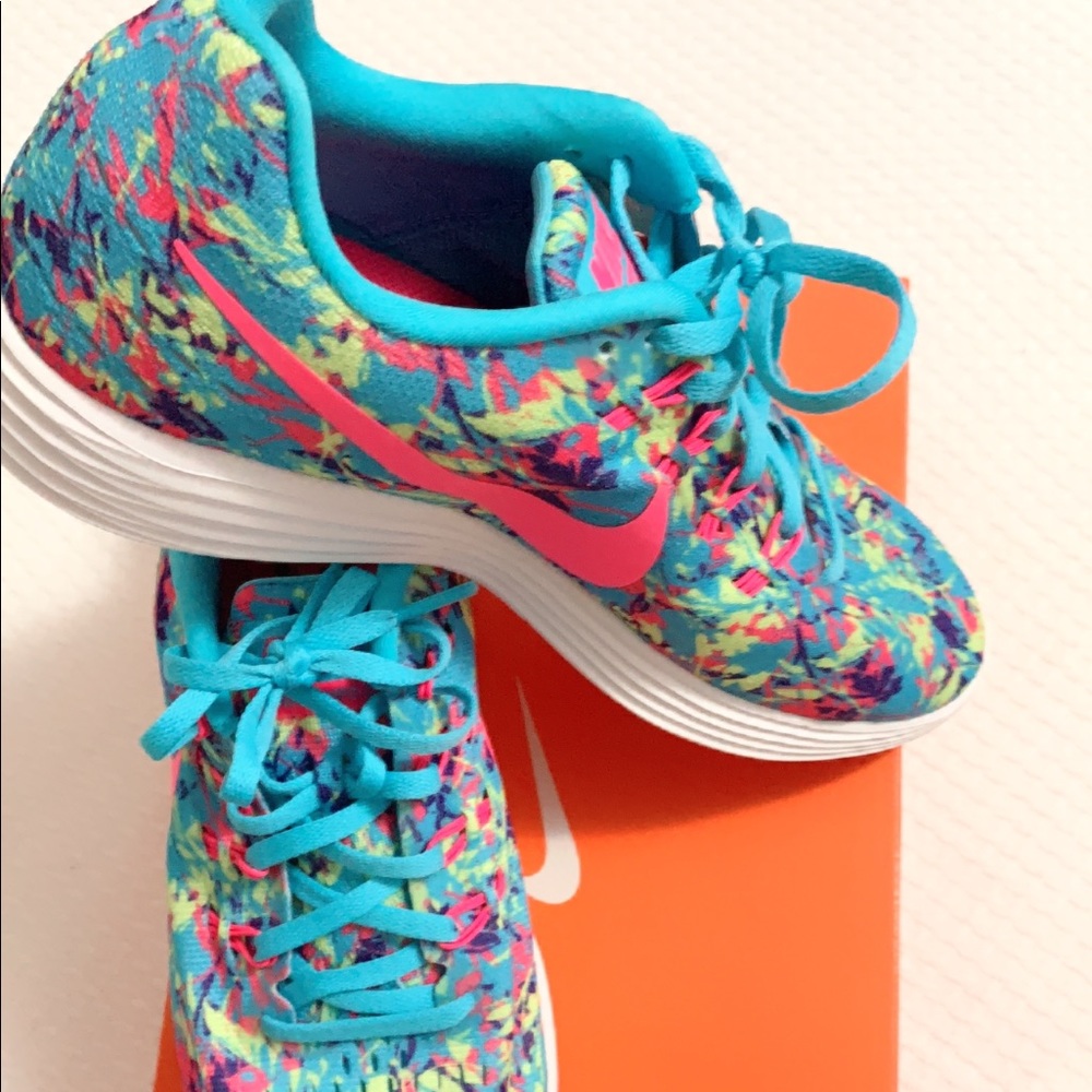 Nike ladies running shoes